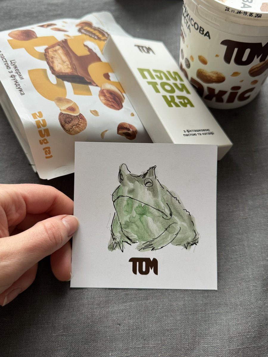 Попросила <a href="/maslotomcom/">розбишаки maslotom🥜</a> до замовлення намалювати мені жабку. Чому так ідеально??🐸