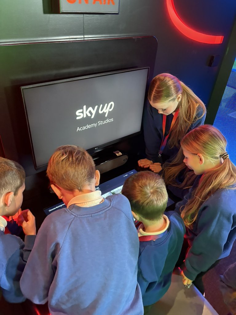 Miss Toland & P4-7 tweet media