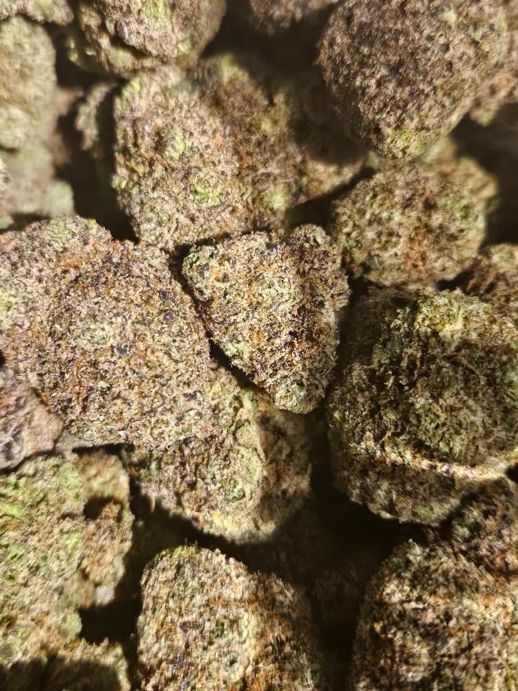 How to start your day other than with a green beauty!? In Dallas all day with a deal🍃💨 #dallas #dfw #smokesesh