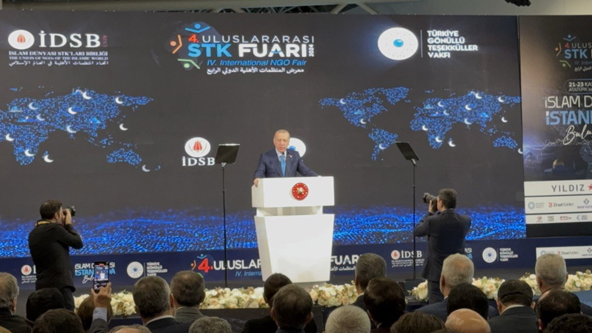 umutkervanivkf's tweet photo. Umut Kervanı Genel Başkan Yardımcımız Cafer Ökmen, Cumhurbaşkanı Recep Tayyip Erdoğan’ın katılımıyla gerçekleşen 4. Uluslararası STK Fuarına katıldı. https://t.co/E2PGAtpGlb