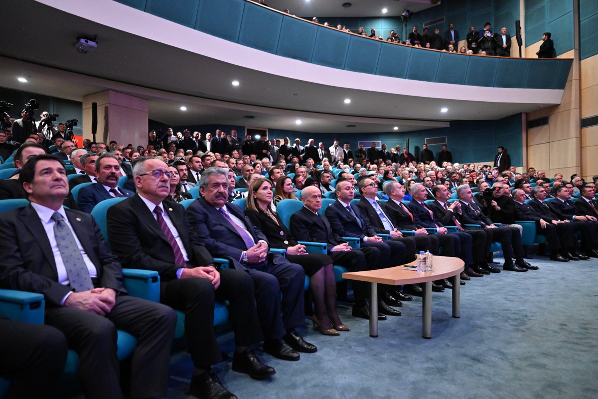 Genel Başkanımız Sayın Devlet BAHÇELİ, "FEDAKARLIĞIN SESİ: DEPREMDE ÖĞRETMEN OLMAK" Temalı 24 KASIM ÖĞRETMENLER GÜNÜ Programına Katıldı.