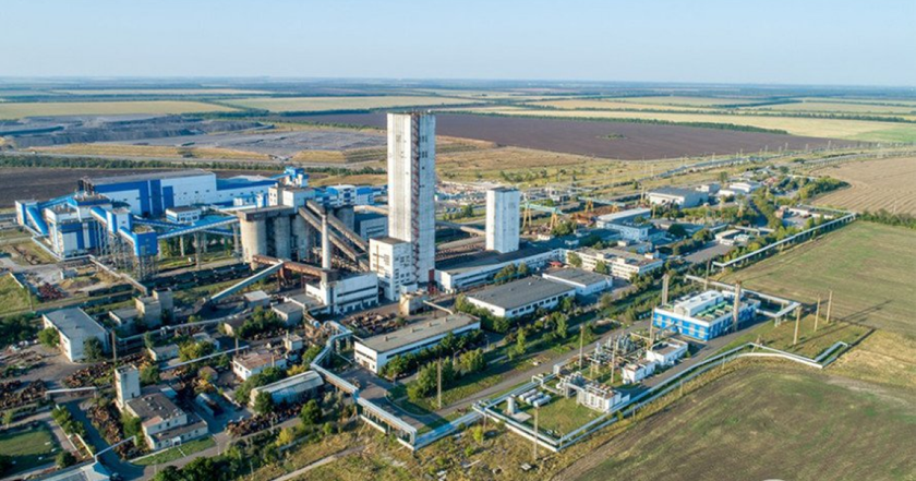 visegrad24's tweet photo. Ukraine's steel production could drop by half if Russia captures a vital mine 10 km west of Pokrovsk.

The Pokrovske coal mine is the largest coking coal producer in Ukraine and one of the largest in Eastern Europe.

It produces coal for coke production needed in steelmaking, which is Ukraine's second-largest source of currency after agriculture. The value of Ukrainian steel products stood at nearly $2 billion in the first eight months of 2024.

Ukrainian steelmakers were planning to increase production from 7.5 millions tons this year to more than 10 million in 2025.

If the mine in Pokrovsk is lost, it won't be possible to produce more than 2-3 million tons according to Oleksandr Kalenkov, the head of Ukraine's steelmakers' association.