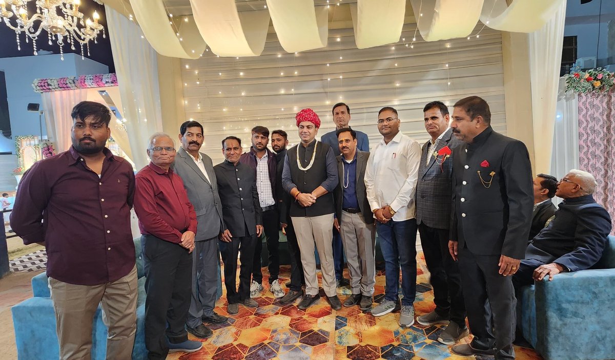 SubhashCKSG's tweet photo. क्षेत्र के विभिन्न वैवाहिक समारोह में सम्मिलित होकर अपनो से मुलाकात की और उन्हें शुभकामनाएं दी। https://t.co/sVT7dLphZc