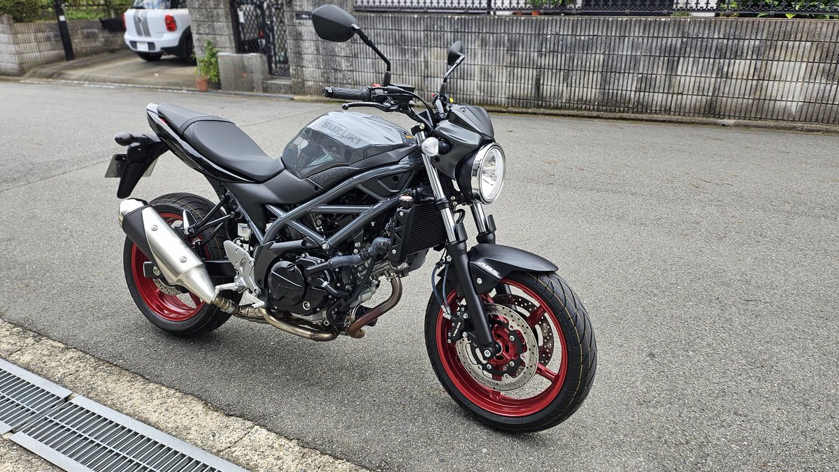 reee_shizuo's tweet photo. 納車です⚫️🔴
#sv650 https://t.co/9vCyHDhmL5