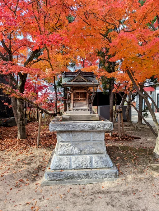 今週も疲れたので先週の松本を思い出す。四柱神社にて。 