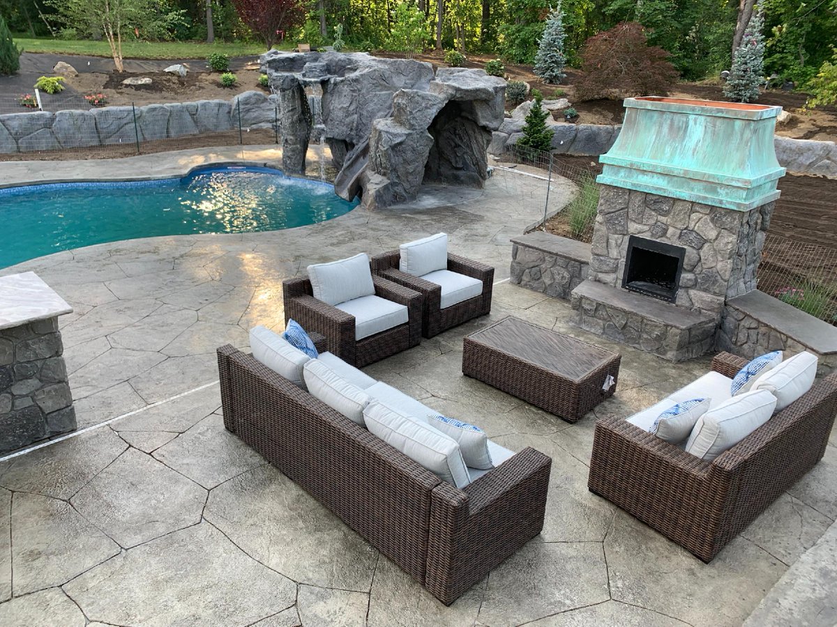 JoeSusanYSBH's tweet image. 🔥 Let’s turn down the cold and turn up the heat! Designer outdoor fireies are perfect for cozy nights &amp;amp; s’more-making. Don’t worry about the heat; just enjoy the glow! ✨🔥 #FirePitFun #WinterWarmth #CozyVibes