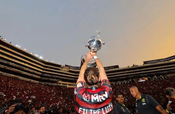 xbelacrf's tweet image. que Deus permita o Filipe Luis levantar uma taça da Libertadores como Técnico do Flamengo…