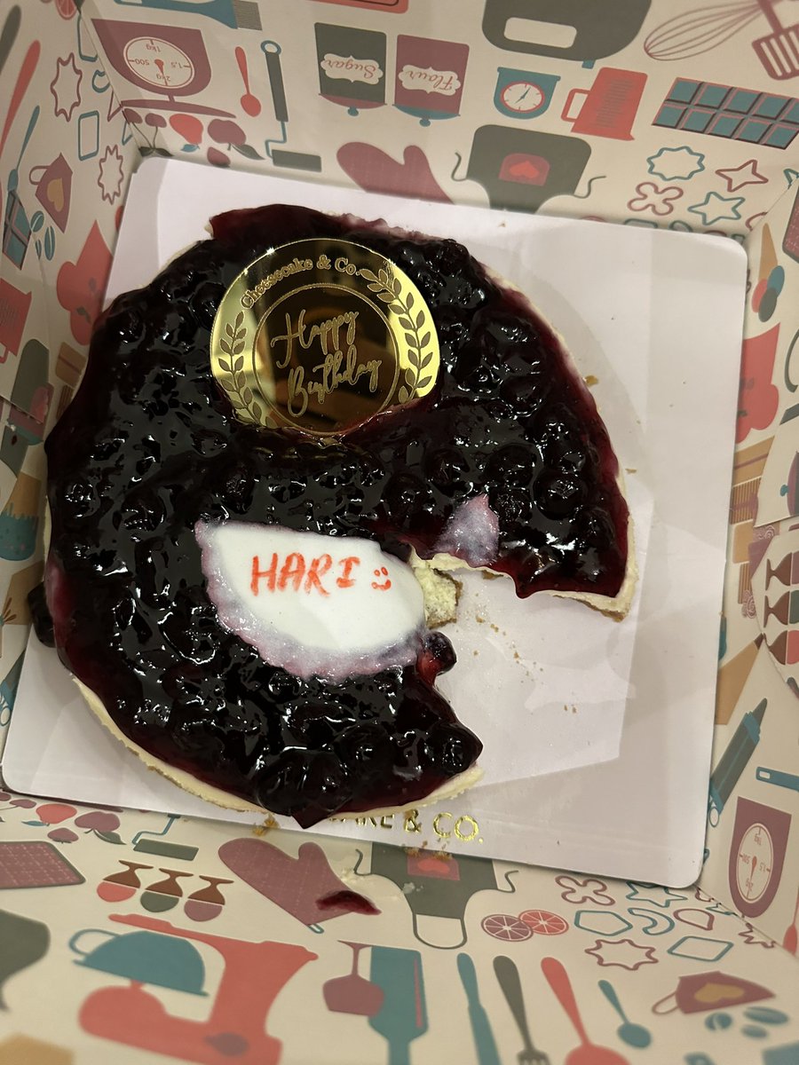 manish_s24's tweet photo. @zomato and @zomatocare ordered a cheesecake for my friends bday and it was eaten. Such an embarrassing moment and I rated it 1 last night and uploaded the pic but no response whatsoever. https://t.co/nOvOu705SN