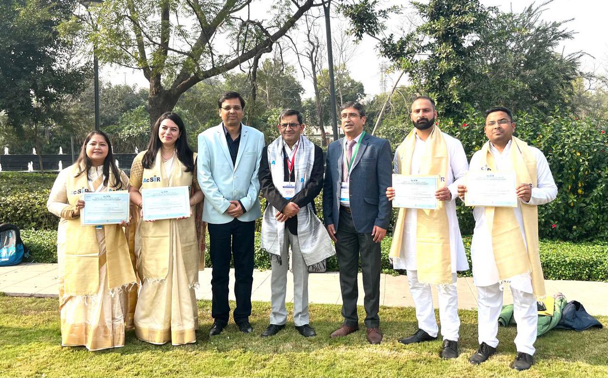 csiriiim's tweet image. Proud moment for #CSIRIIIM #Jammu as 41 #scholars (24 in #BiologicalSciences &amp;amp; 17 in #ChemicalSciences) were convocated at the 8th #Convocation of #AcSIR at #BharatMandapam, #NewDelhi. Hon'ble Minister @DrJitendraSingh Ji was the Chief guest during this occasion