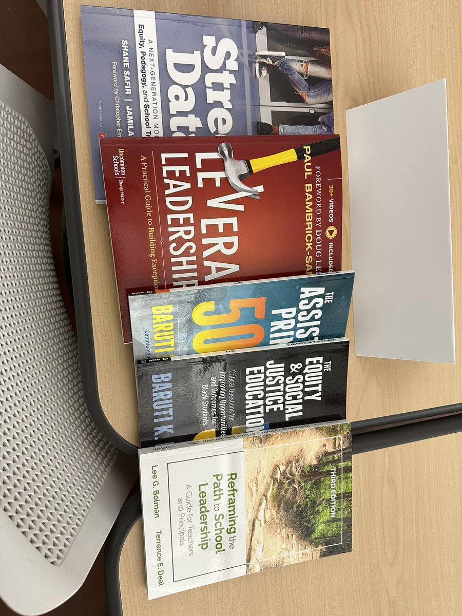 FromTheDeskofJG's tweet image. The stage is set! Ready, set, GO!

Excited to launch the SCSD Aspiring Leaders Academy. Preparing these district leaders for the Principalship. Can’t wait to go on this journey with these 24 amazing leaders!
#LeadershipDevelopment #LearningtoLead#FromthedeskofJG