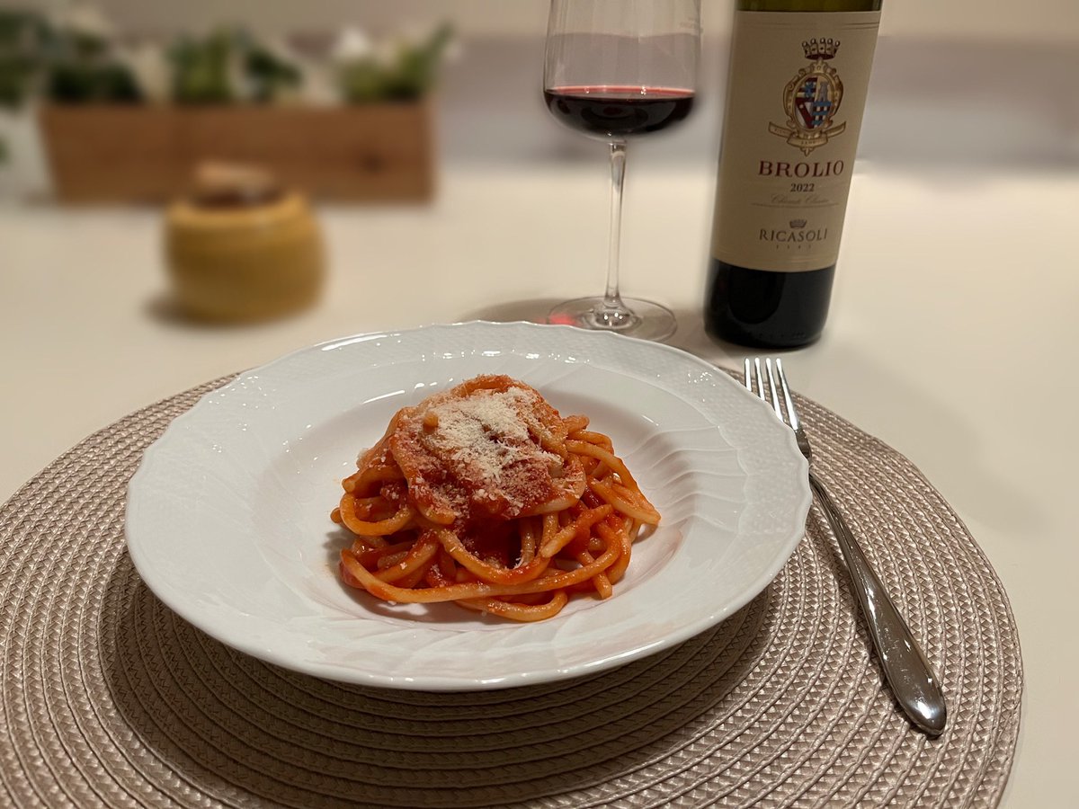 italiawinelife's tweet photo. リカーゾリのキャンティクラシコ🇮🇹
ほどよい酸味とやわらかなタンニン🍷
やっぱり郷土料理と合わせたいなーとシエナ名物ピチパスタのアリオーネ（大きなニンニクのトマトソース）🧄🍝
#ワイン #パス��� https://t.co/gs7ek28OgL