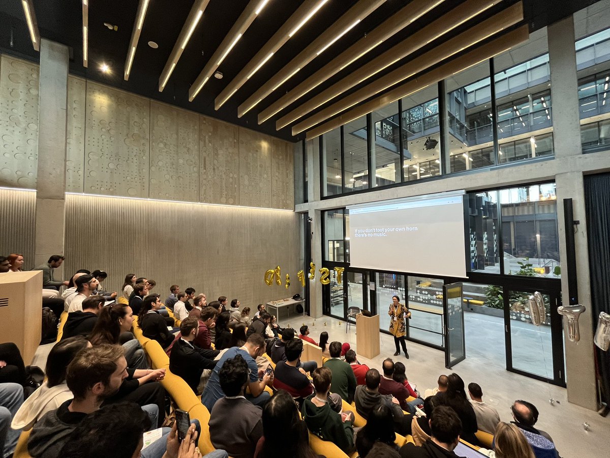 aimans_3's tweet image. #DevFest Munich 2024 is live!
So glad to have @webmaxru @tomayac @fellyph @TimKumpat and 100+ Munich folks with us! 💛💜💙

#devfestmunich #gdgmunich #saplabsmunich