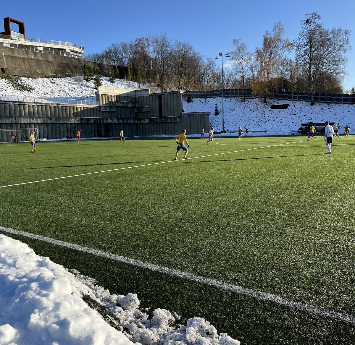MBuki7's tweet photo. ⚽️ 13:00 Polanka-Opava B
Poslední letošní soutěžní :) ❄️
#match32 #DivizeF https://t.co/ob8yW0gnS9