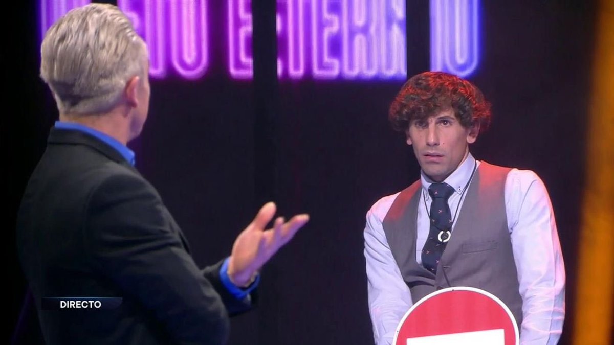viralenspain's tweet photo. Juan va ganando protagonismo en Guadalix y eso molesta a Óscar: “Ahora quieres ser protagonista, cuando no has sido ni parte de la historia.”

¿A favor de quién estás? 

❤️ Juan 
🔄 Óscar 

#GH23N https://t.co/FNc4t84Sxc