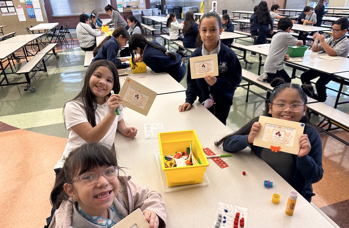 KrisEsthe's tweet photo. We love celebrations of learning at Lincoln! Our students of the month enjoyed decorating their certificates that they are going to proudly display in their homes. 🩷 @D99Cicero #LincolnLions https://t.co/8IL56CCrAw
