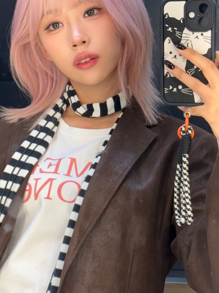 RBW_PURPLEKISS's tweet photo. [#도시]
#OODS 플로리 나 어때?🥸 https://t.co/og3qaco8l1