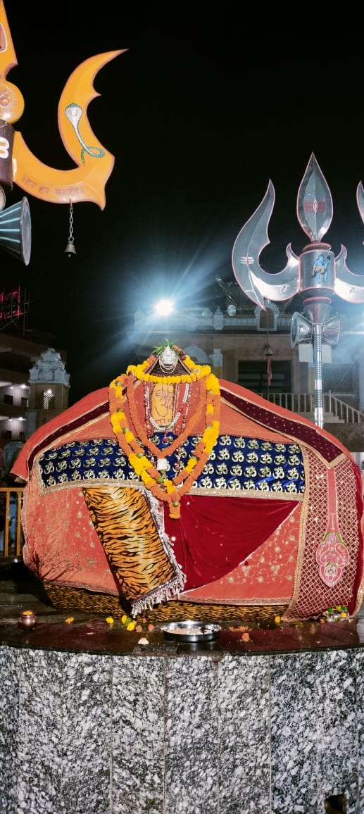 panditmishraji's tweet image. आज दिनांक 23-11-2024 शनिवार को कुबेरेश्वर धाम सीहोर के प्रदोष काल संध्या आरती का भव्य दर्शन
कुबेरेश्वर भंडारी आप सभी की मनोकामना पूरी करे
#kubereshwardhamsehore #kubereshwarmahadev #sihorewale 
#kubereshwardhamkeupay #Pandit_Pradeep_Ji_Mishra