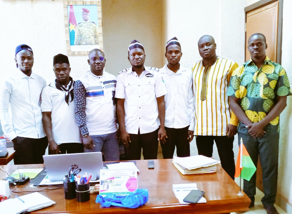 mkaburkinafaso's tweet photo. MKA KOUDOUGOU || #PARTENARIAT

🛑 Par la grâce d'Allah, une #délégation du MKA #Koudougou (Burkina Faso 🇧🇫) a tenu une audience avec les #Directeurs (Régional et Provincial) de la #Jeunesse hier vendredi 22 novembre 2024 pour tisser des #partenariats.

Images d'illustrations 👇🏽👇🏽 https://t.co/Dv6cL7m2XD