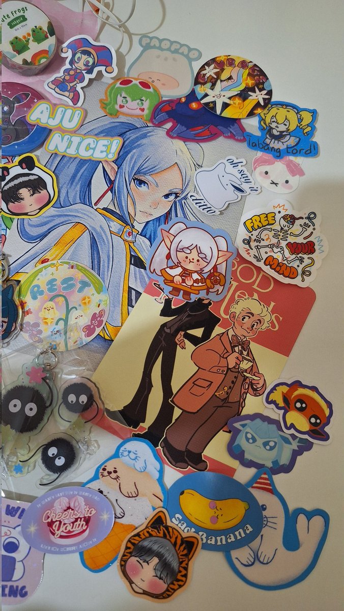 elliesbasket's tweet photo. A very random haul for Day1 of PoTA Cebu! Wishing I bought more items but then realized how much I actually bought once I got home
#PatronsOfTheArts #PotACebuWinter https://t.co/2ERiO5fAwI