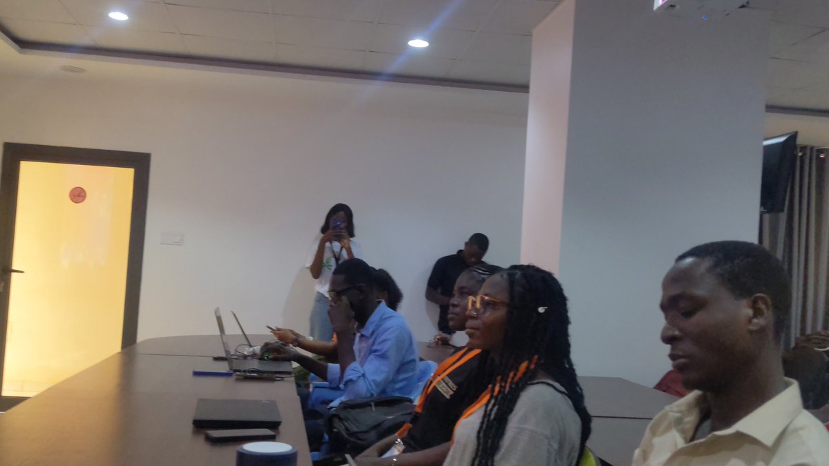 gausoft_'s tweet image. Quelques images de la toute première journée du festival #TDEV 🎉🎉🎉🎉
#TDEVFEST24