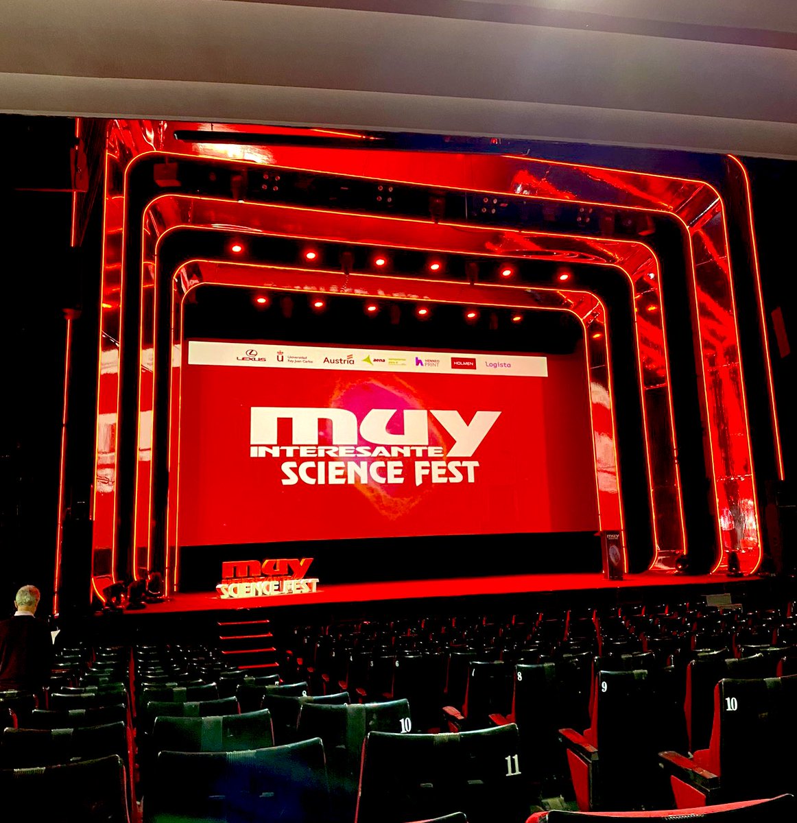 muyinteresante's tweet photo. Hoy es el día. Faltan pocas horas para que comience #MUYScienceFest en el Teatro Capitol de Madrid. Un encuentro único donde los mejores divulgadores y divulgadoras de España nos acercan al universo, la historia, la salud, y mucho más. ¡Prepárate para un viaje inolvidable! https://t.co/P0k39GrkkL