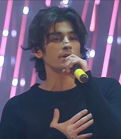 خیلی دوستت داریم قندی
بوسسس

#ZaynSTTSTour 
#ProudOfZayn