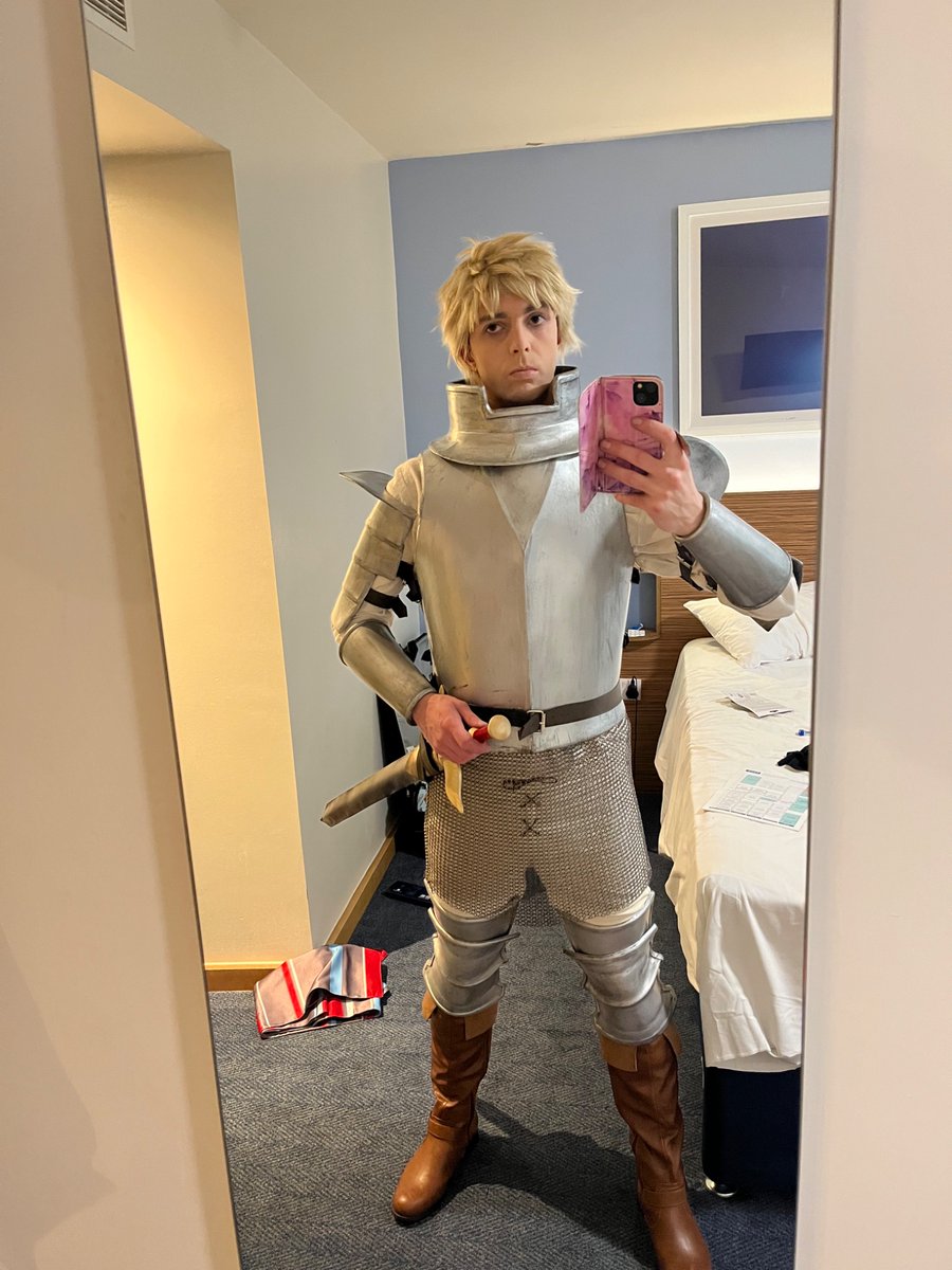 It’s a monster eating day. Come say hi, I have biscuits! #laios #laioscosplay #cosplay #hotarucon #hotaru #dungeonmeshi #DeliciousinDungeon