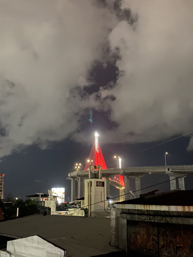 view from our roof top 🌉

kala ko di ko na maabutan e, buti nakapag charge HAHAHAHAHA congrats <a href="/titasofdonbelle/">TITAS OF DONBELLE OFFICIAL</a> <a href="/CEBUbbliesOFC/">CEBUBBLIES OF DONBELLE</a> 💗