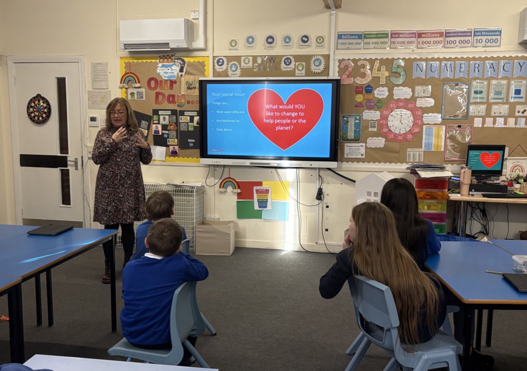 Miss Toland & P4-7 tweet media