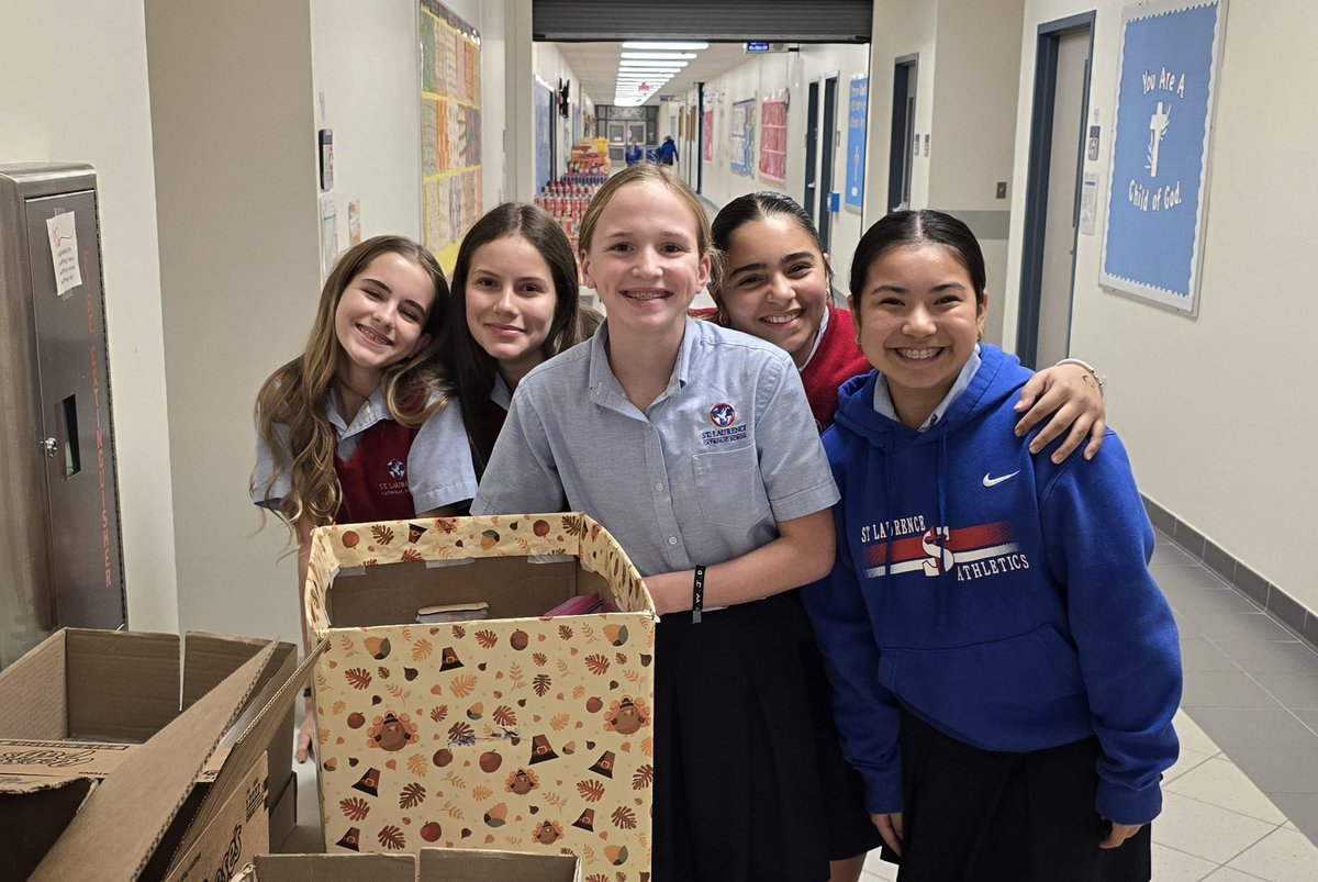 StLaurenceCS's tweet photo. We are getting ready for our parish's Shared God's Bounty! Thank you to our students and families for their support.  #ThanksgivingFoodDrive #LoveOfService #ServiceProjects  #ChooseCatholicSchools https://t.co/y1gQ43tClu
