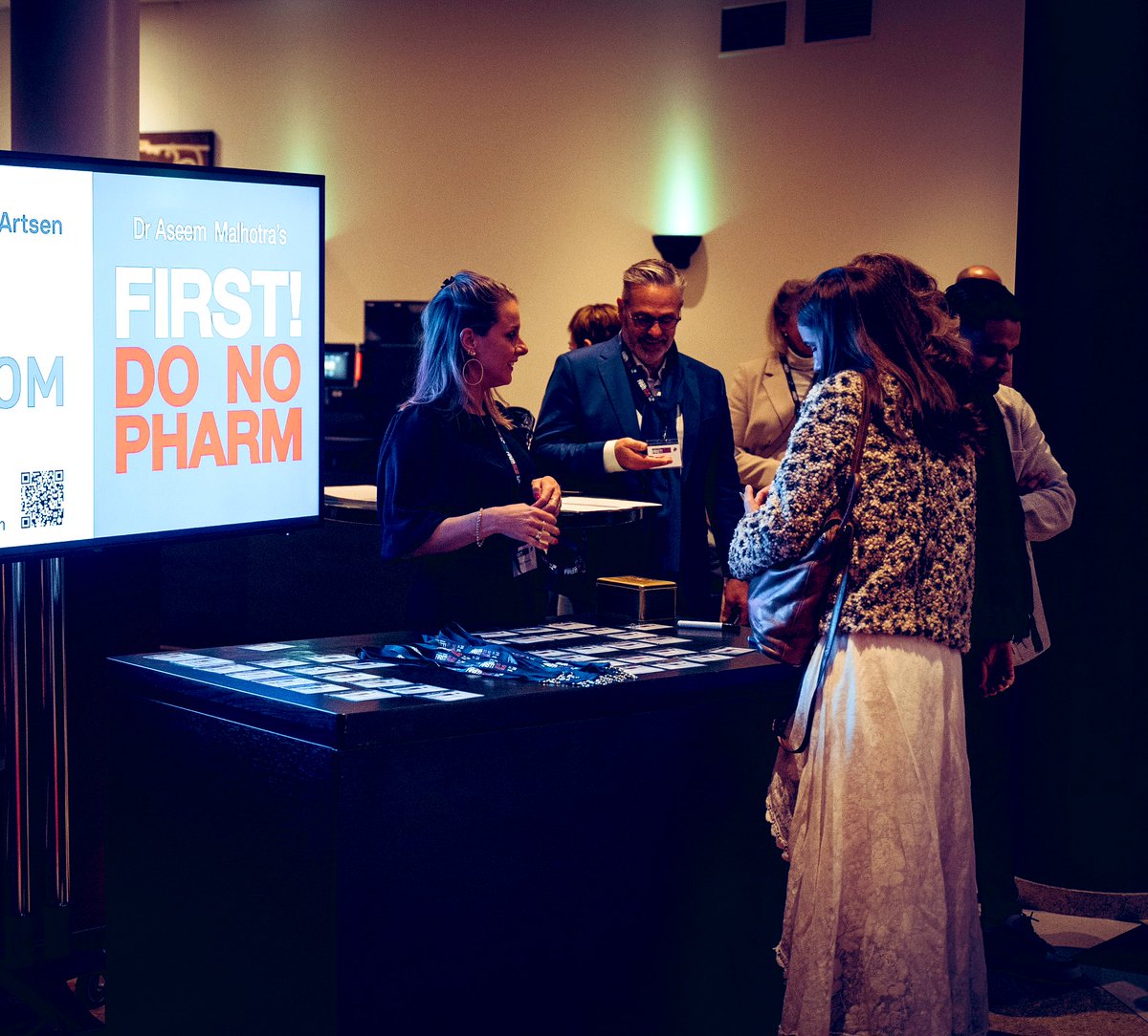 Madelonline's tweet photo. It was so nice meeting you again @DrAseemMalhotra - at the very successful Dutch premiere of your documentary ‘First do no Pharm’. 

Let’s keep spreading your important message! 🔥 

#firstdonopharm #premiere #documentary #aseemmalhotra #healthcare #fightthesystem #spreadtheword https://t.co/2CtBkuLDrz