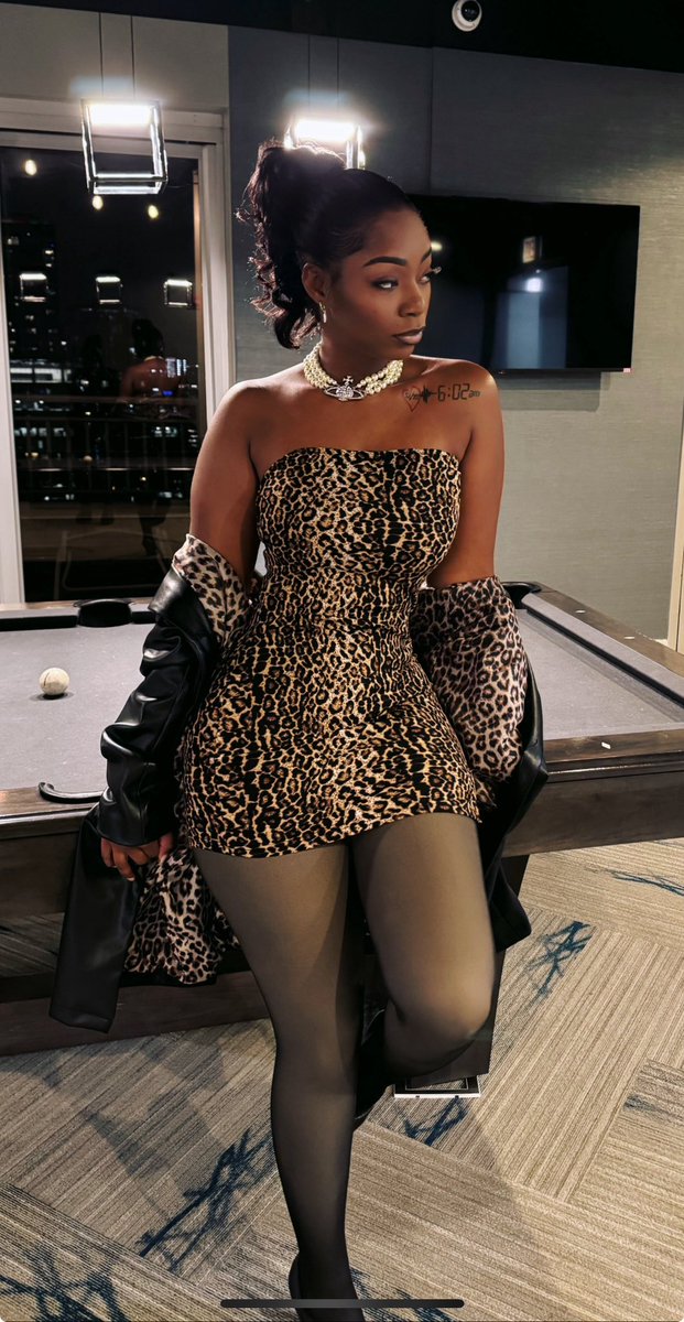 PaperMa_Shay's tweet image. Every Blue Moon 😏