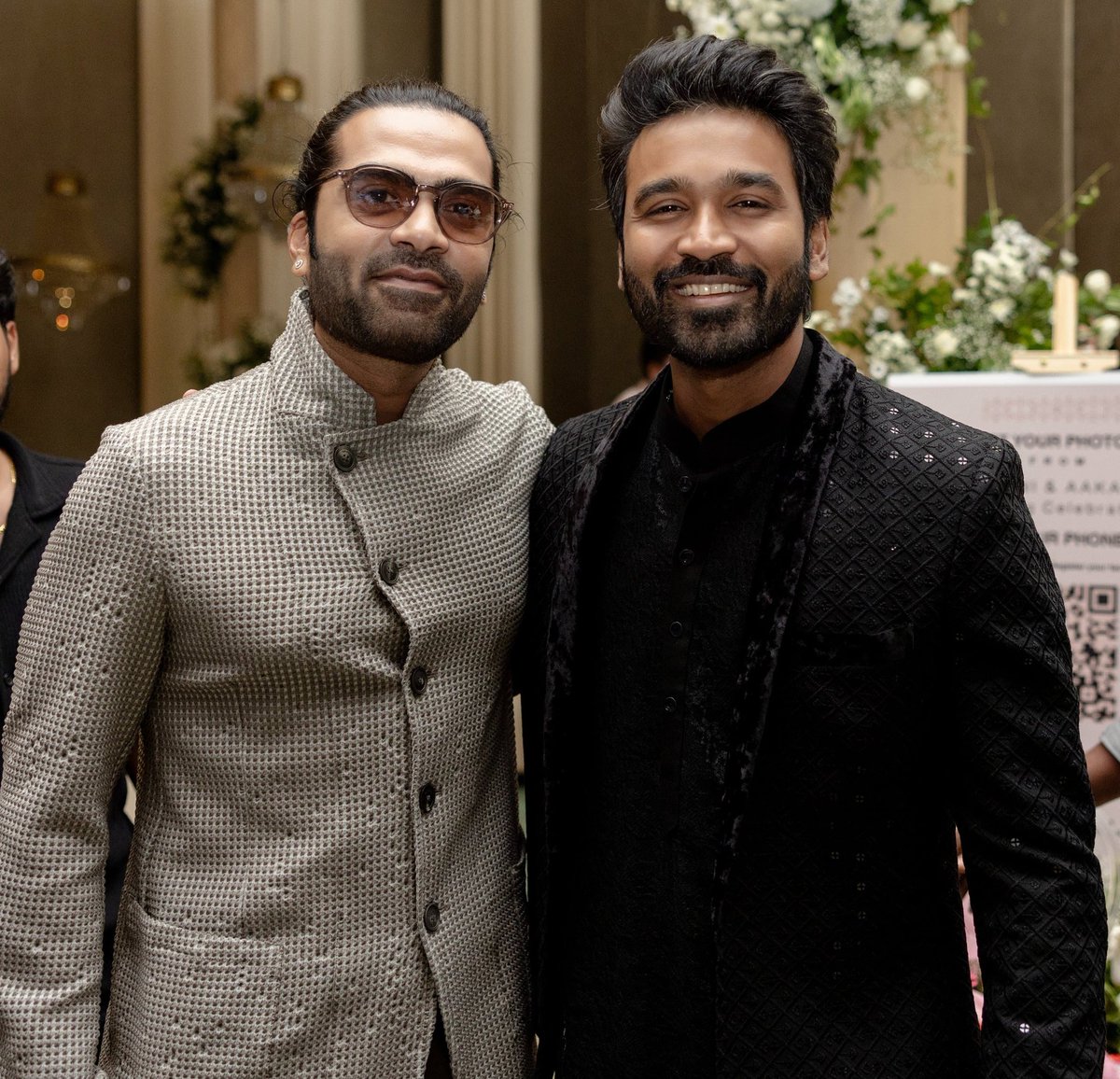 sidhuwrites's tweet photo. Two kings.
Two pictures.
😇 https://t.co/RCYluMroJM