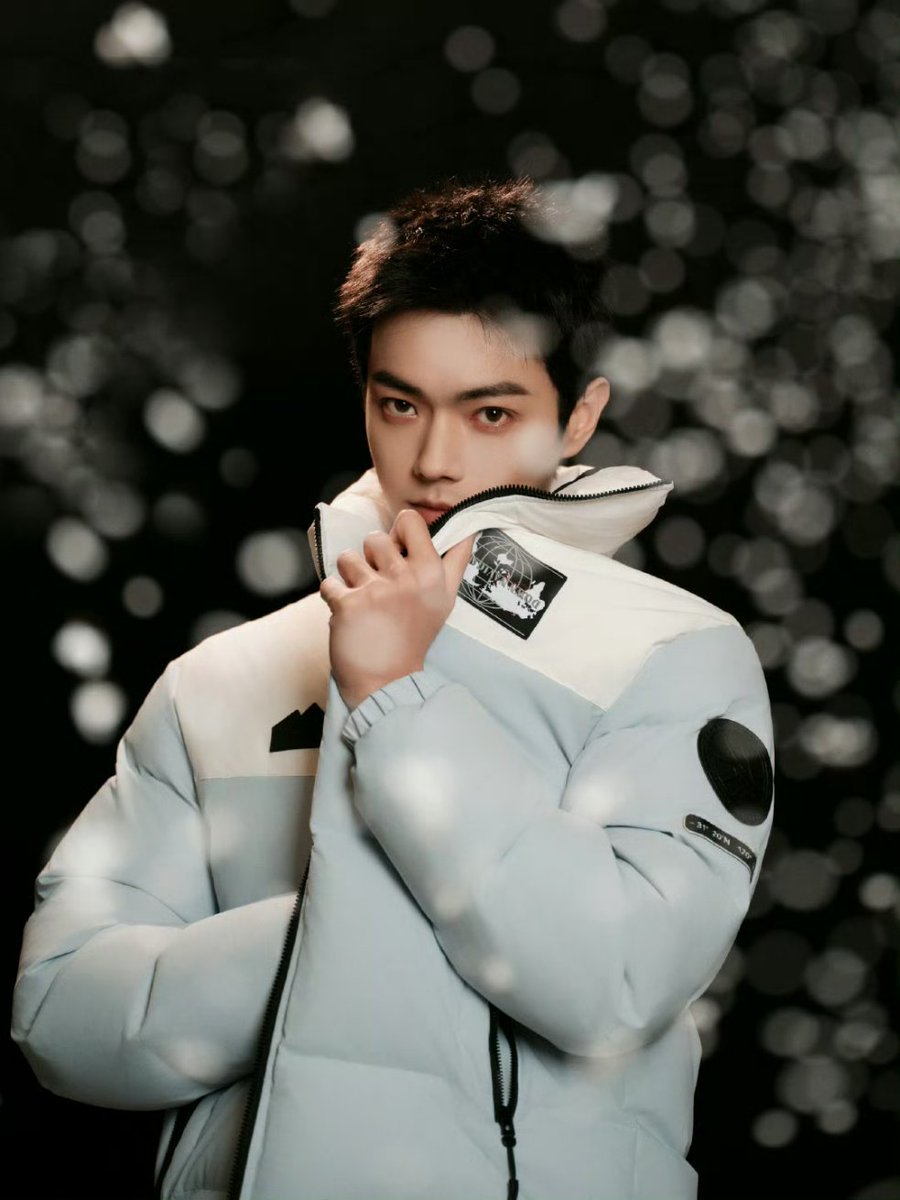 cdrama_update's tweet image. #XuKai for a Yalu brand event 

More - weibo.com/7550973339/510…

#许凯 #许凯soso