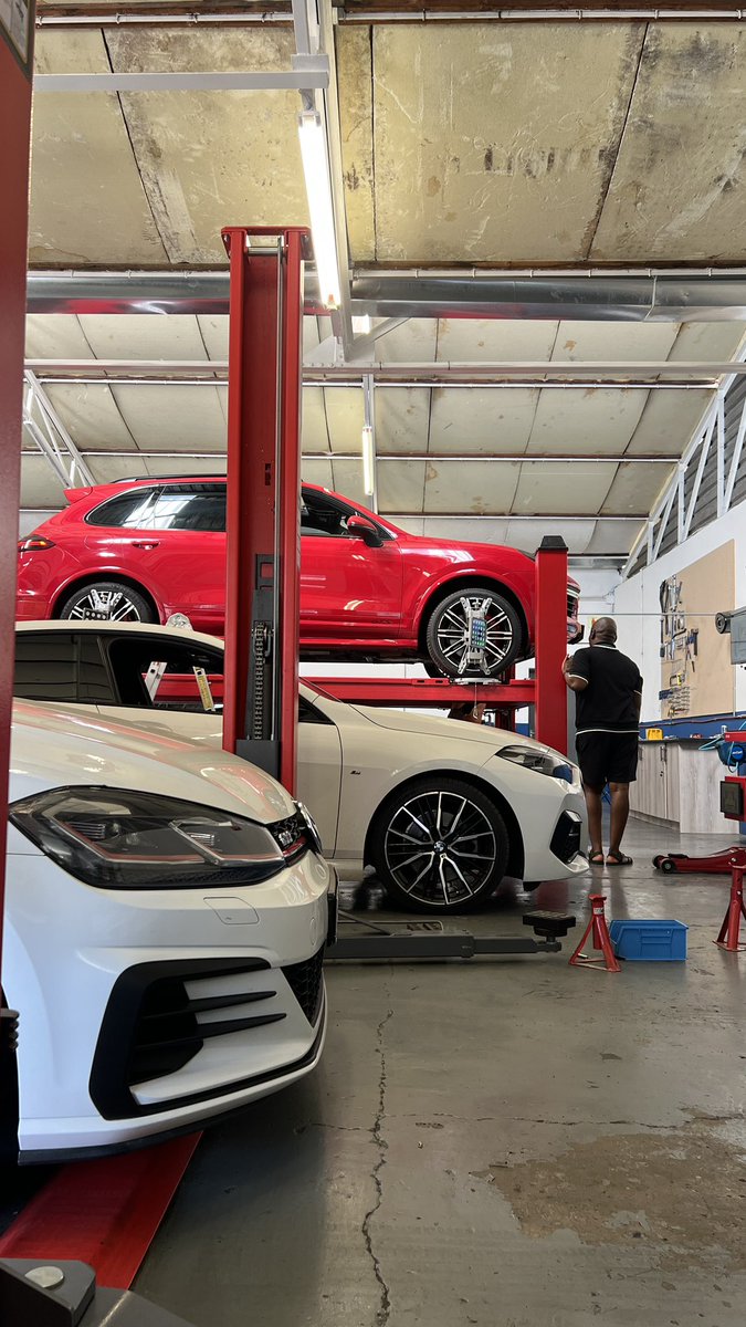 Lerato_Seoka's tweet image. Supplied and fitted all 4 new tyres for Porsche Cayenne GTS…

Now in the alignment bay and its camber was completely out…

Mish Mash fully at your service 24/7, anywhere at a cost.

#MishMashAuto #MishMashTyres #VehicleMaintenance