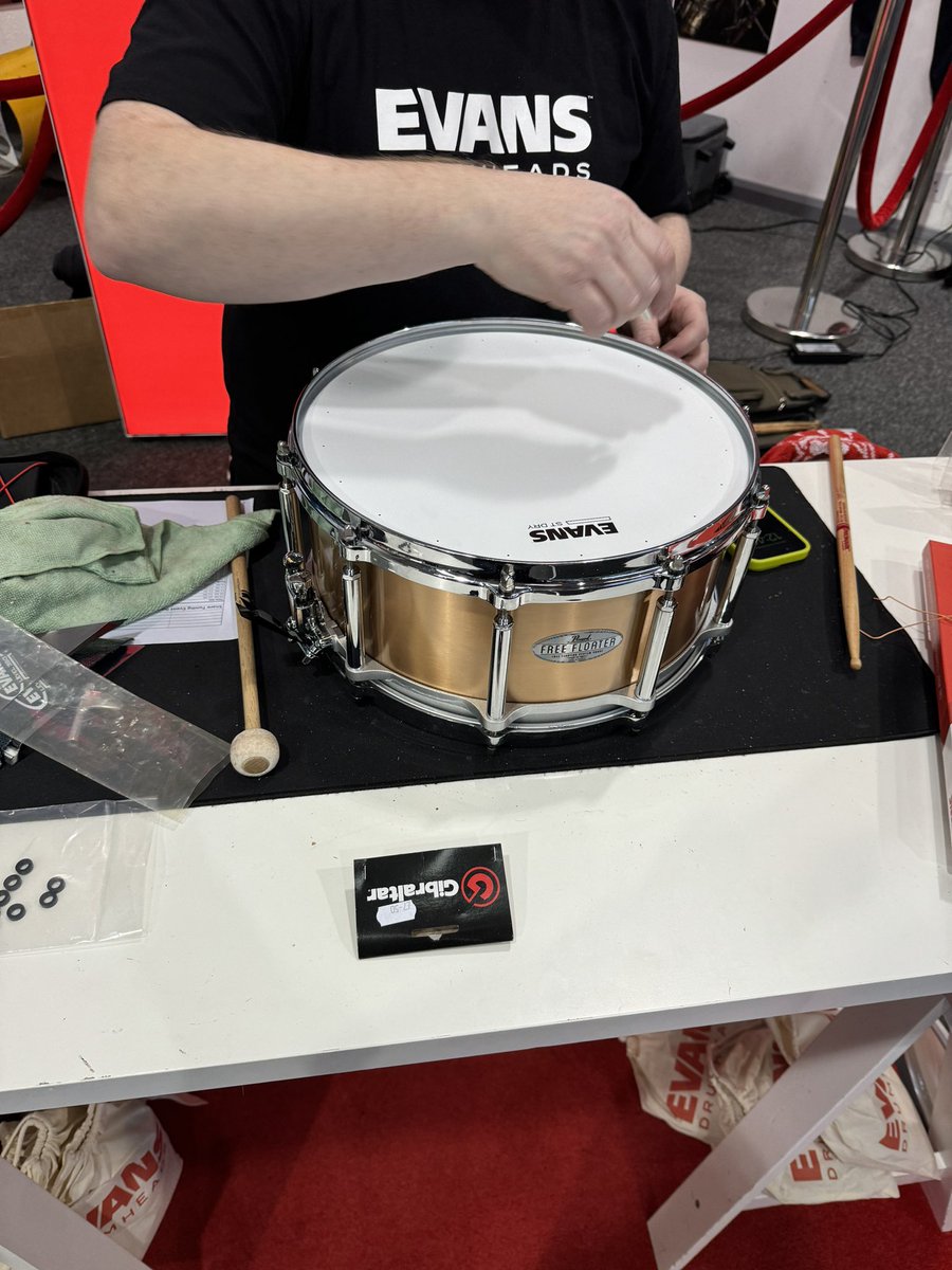๐๐๐๐๐ ๐ฎ๐๐๐ (@queencultband) on Twitter photo Todays a good day! Shout out to Ben at <a href="/EVANSDrumheads/">EVANS Drumheads</a> for upgrading my killer <a href="/PearlDrumsEuro/">Pearl Drums Europe</a> snare! Todays a good day! Shout out to Ben at <a href="/EVANSDrumheads/">EVANS Drumheads</a> for upgrading my killer <a href="/PearlDrumsEuro/">Pearl Drums Europe</a> snare!