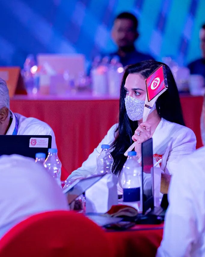 🚨🇸🇦 | Preity Zinta has reached Jeddah ahead of the #IPLAuction tomorrow.