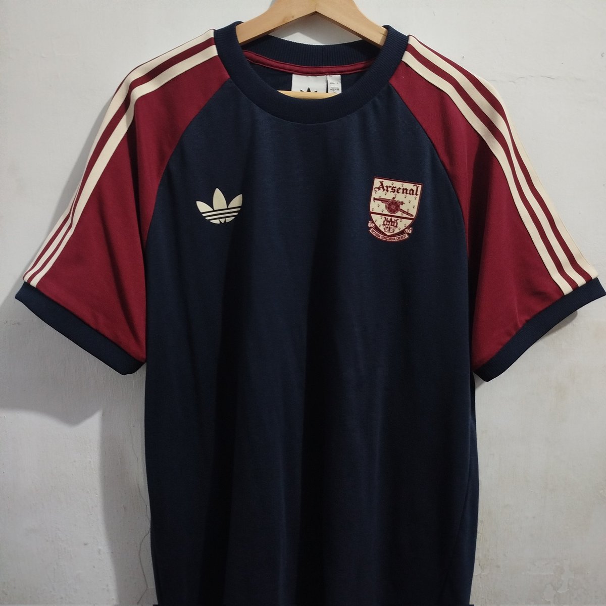 TDBJ48's tweet photo. #jersey4sale #TunasdiBalikJersey
Arsenal Adicolor Classics 3-Stripes T-Shirt (Asia: XL, 2XL), BNWT
Harga: 850k (via Tokopedia +admin)
Arsenal Originals Track Top (Asia: 2XL), BNWT
Harga: 1800k (via Tokopedia +admin)
Tokopedia: https://t.co/CxQ3TvjQa9 https://t.co/N0ukYI9gwT
