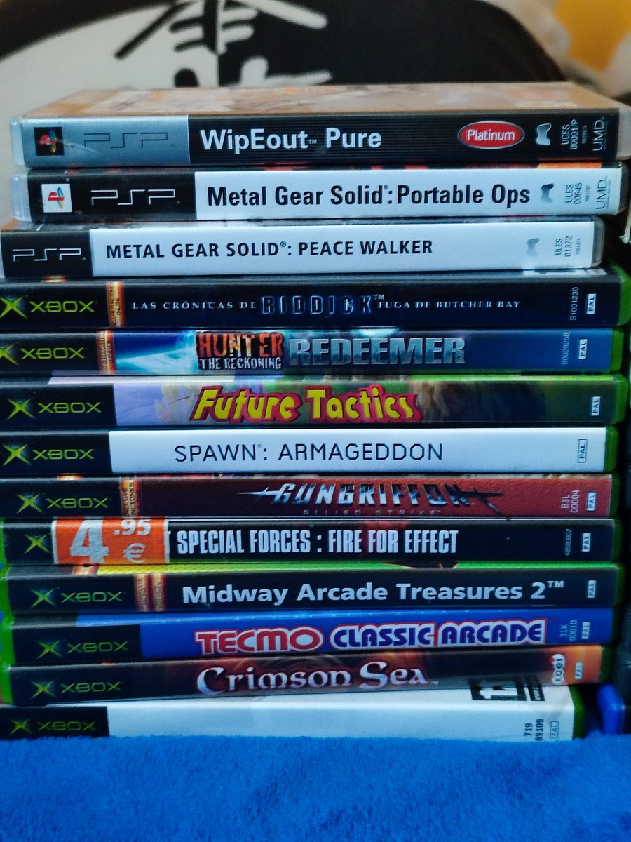 ThrXtO's tweet photo. Vendo parte de mi colección para hacer hueco en la estantería. Todos completos.
Si me compráis el pack completo de Xbox, regalo PGR y Rally sport challenge (estos solo tienen DVD y manual)
Entrega en mano por Talavera de la reina o (cuando suba) en Madrid.
También envío.
Pf RT 🫶 https://t.co/sn28zOBwYJ
