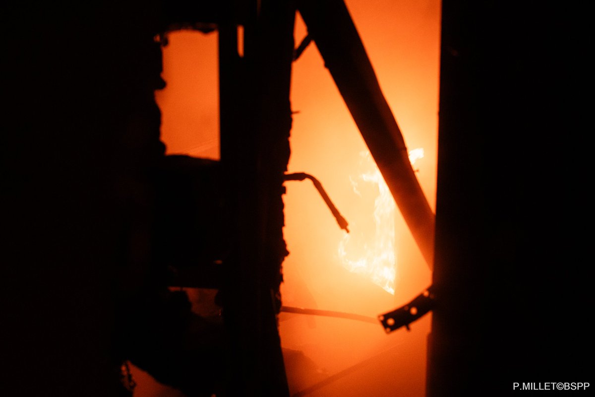 PompiersParis tweet media