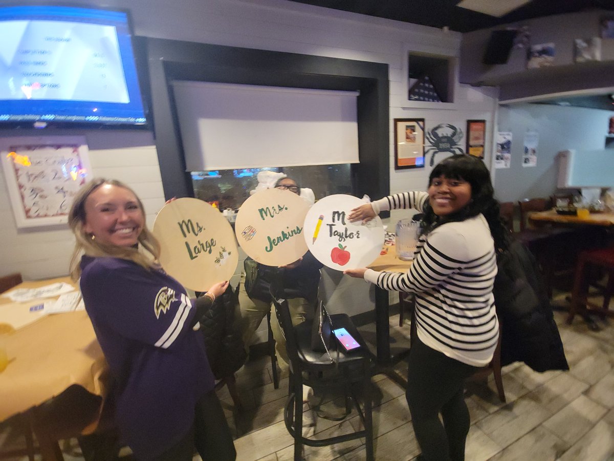 DCESBCPS's tweet photo. Paint Night was a blast!! Can't wait to see these amazing signs on our doors! Thank you to the amazingly talented Mrs. Vollman for her creative leadership and Bill's Terrace Inn for hosting us! #teambuilding ##DCESFAMILY @Swindy1615 https://t.co/wM1oRuSLnv