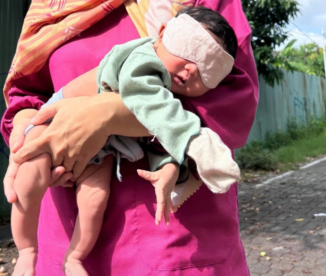 rhmningtyas's tweet photo. Hari ke 8, muncul rasa kangen kehidupan sebelum punya bayi, hari hari yang menyenangkan. Dengan semua bantuan support system ku, ternyata perjalananya berat yaa :( https://t.co/4CFy9C14Gr
