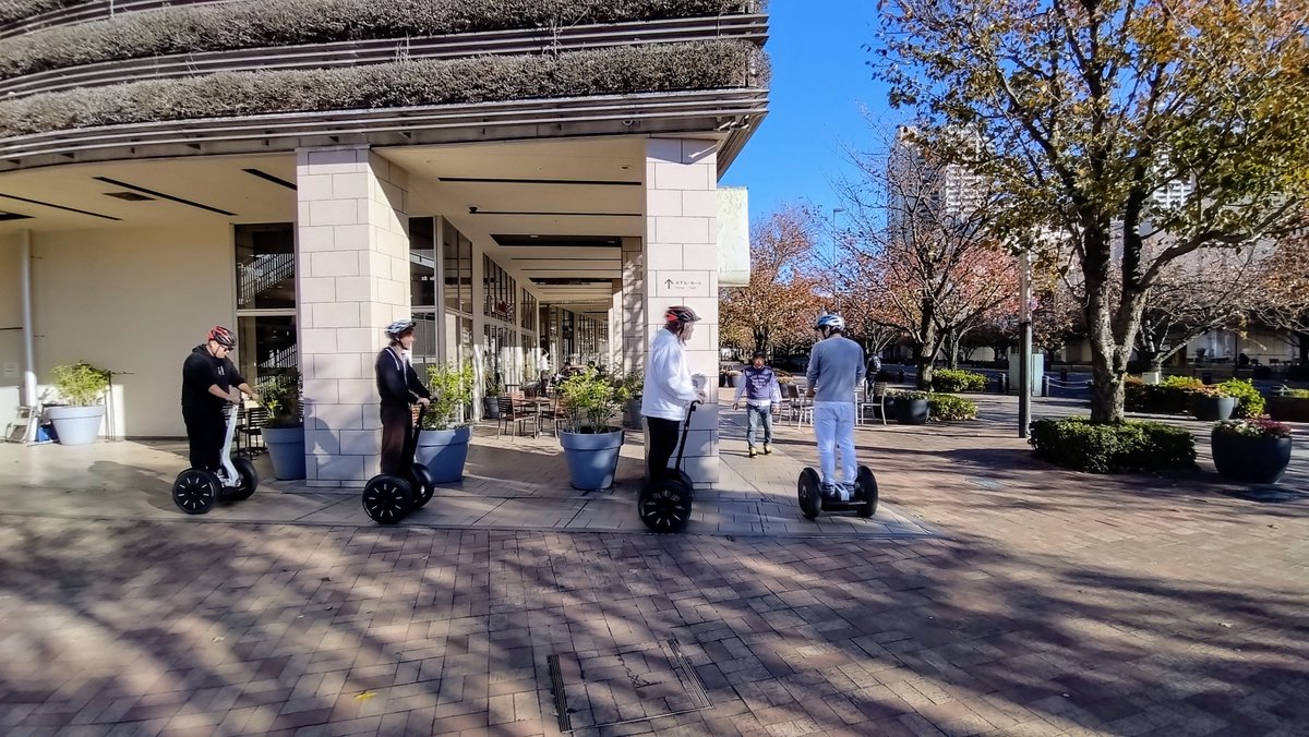 KaSegwayClub's tweet photo. ２３日青空と紅葉の柏の葉で体験会実施しました https://t.co/PnNmQC4UlH