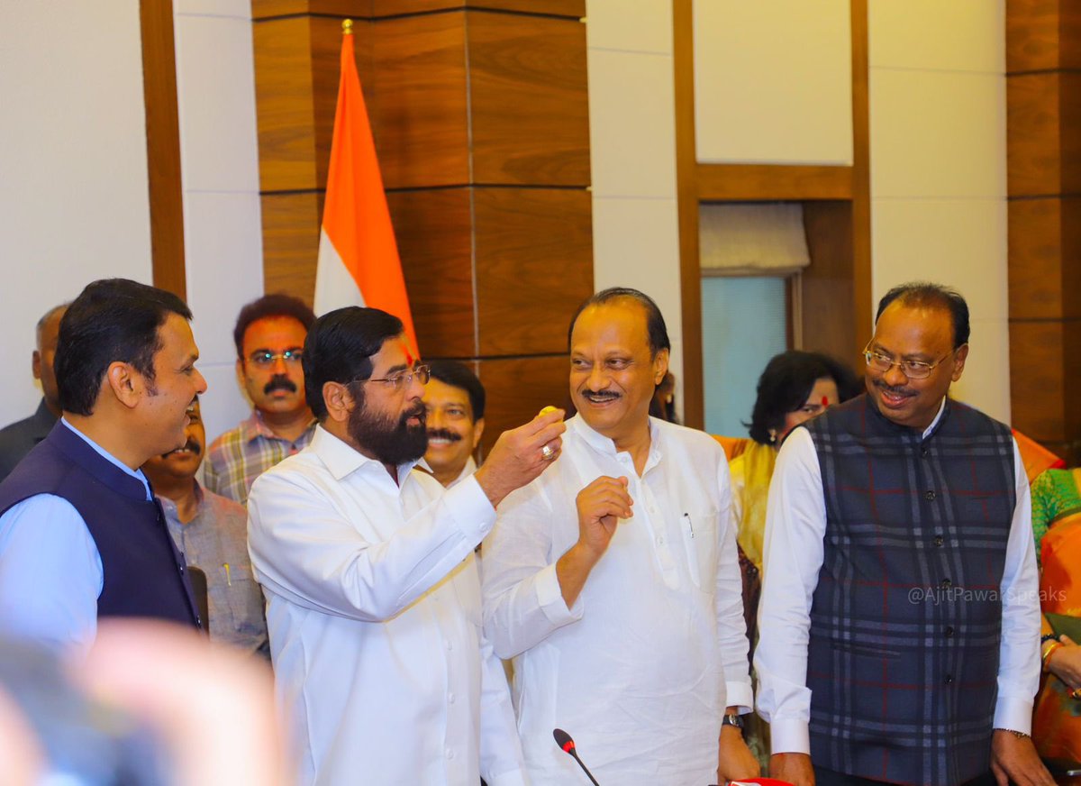 AjitPawarSpeaks's tweet photo. एकमतानं निर्णय घेतले, एकमनानं जनसेवा केली, एकदिलानं लढलो आणि जि��कलो..!

हा विजय आमच्या एकजुटीचा, समन्वयाचा आणि एकमेकांवरील विश्वासाचा..!

आजचा 'विजय' आनंदानं साजरा केला..!

 #MaharashtraElectionResult https://t.co/acvTbD8RZN