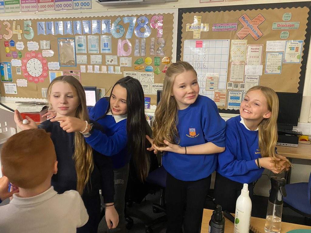 Miss Toland & P4-7 tweet media