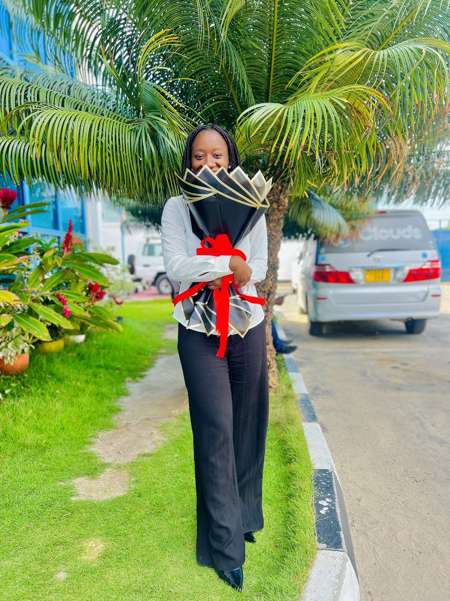 PKishamba's tweet photo. Mungu atupe kibali cha kufanyika baraka kwenye maisha ya wengine.

Happy wikiend FAM 😊

#QueenofSports 
#KigomaGirl https://t.co/goqJoWNmCR