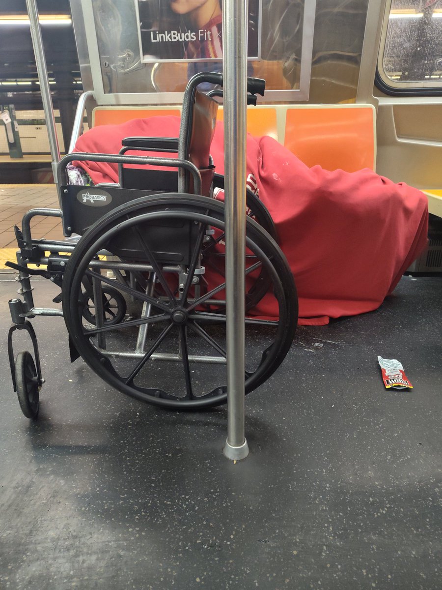 Earthdriver's tweet photo. Simple question, why would we give free housing and vouchers to people arriving from other countries when there are millions of homeless people in desperate need of help right here?
#homeless #homelessinamerica #usa #mta #nyc #endhomelessness https://t.co/9SeCvrKGZ2