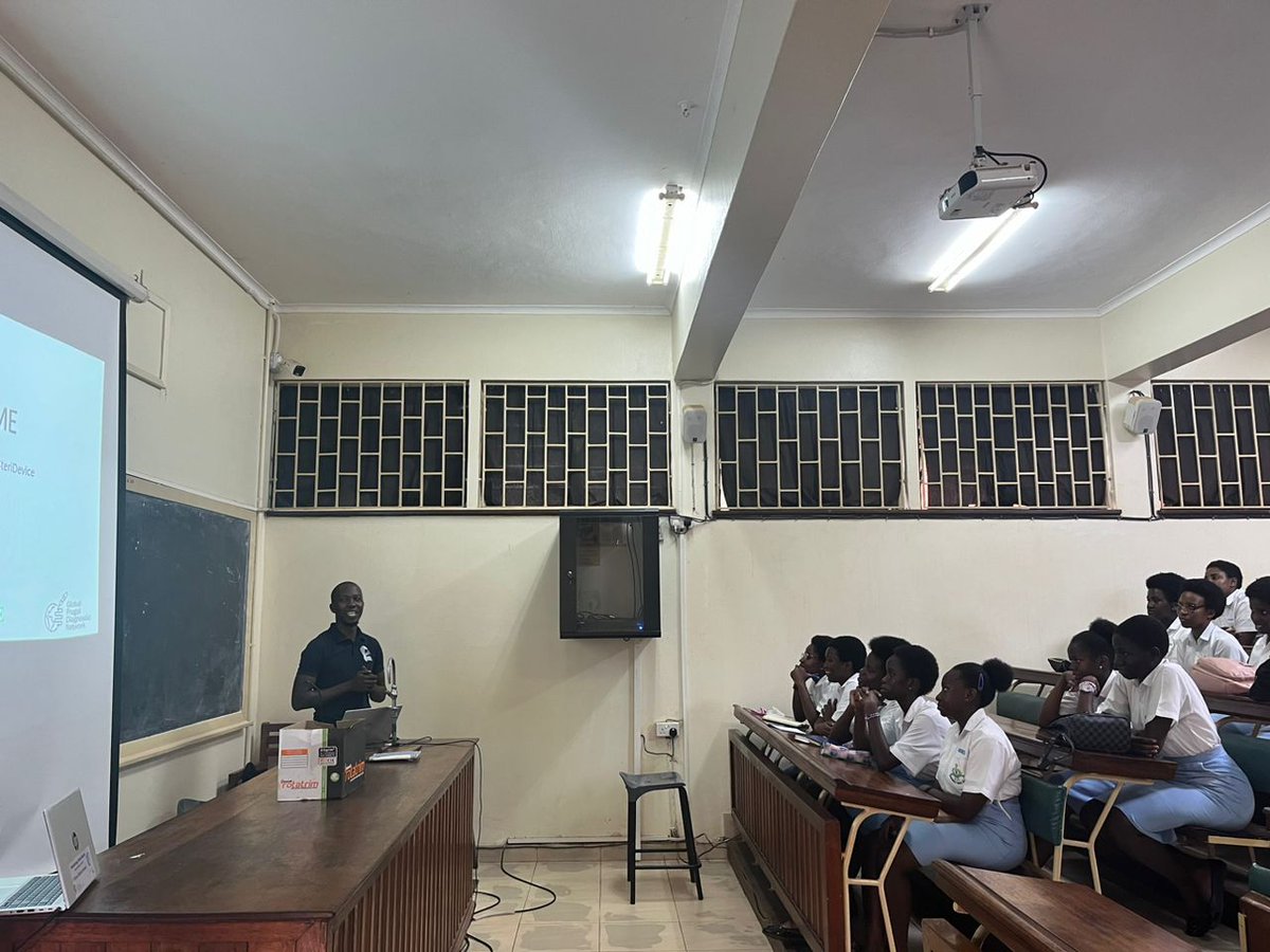 donantousej_123's tweet photo. Today, the Makerere University Biomedical Engineering Unit had the pleasure of hosting senior six students from @nabisunsagirls. Where various disciplines within biomedical engineering were explored.
#MakerereUniversity
#MakBME
#Nabisunsagirls https://t.co/L4xHuwim1l