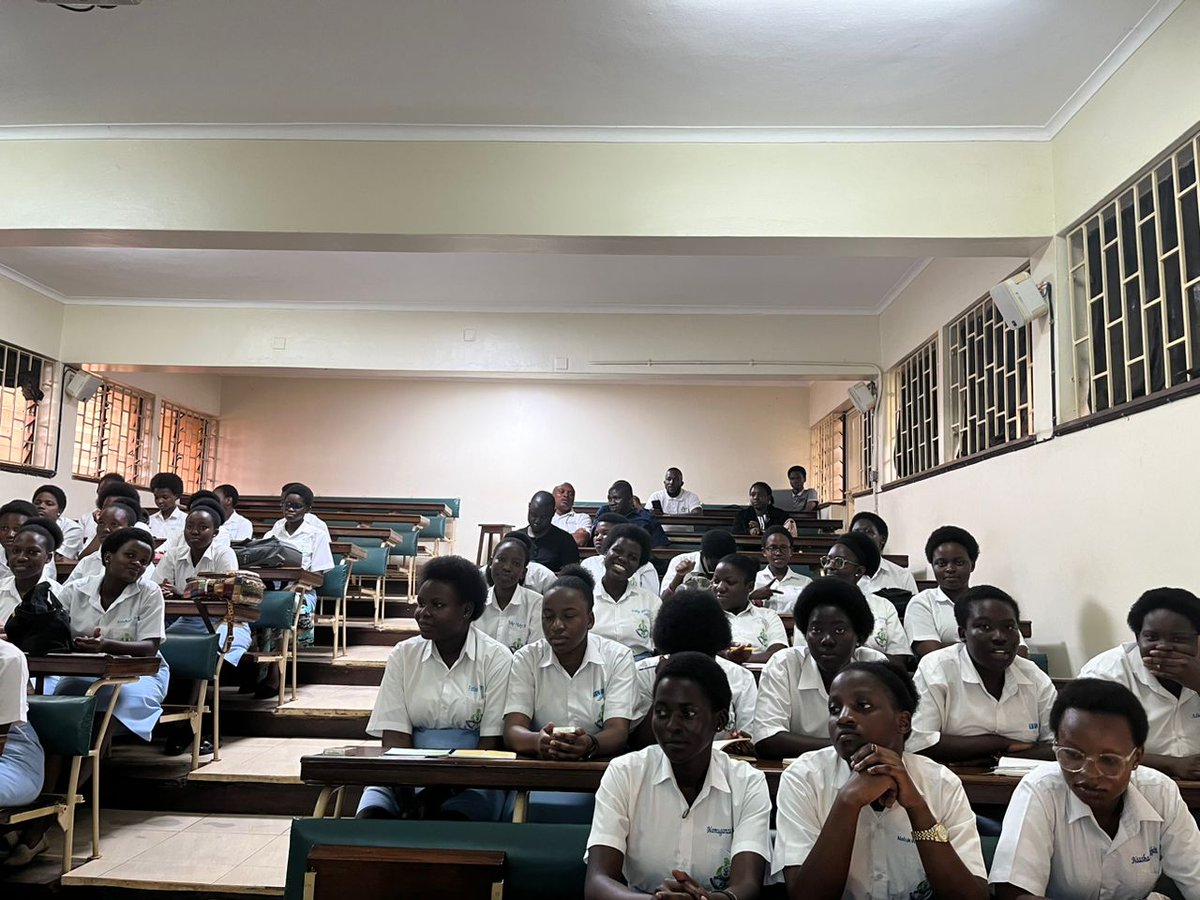 donantousej_123's tweet photo. Today, the Makerere University Biomedical Engineering Unit had the pleasure of hosting senior six students from @nabisunsagirls. Where various disciplines within biomedical engineering were explored.
#MakerereUniversity
#MakBME
#Nabisunsagirls https://t.co/L4xHuwim1l