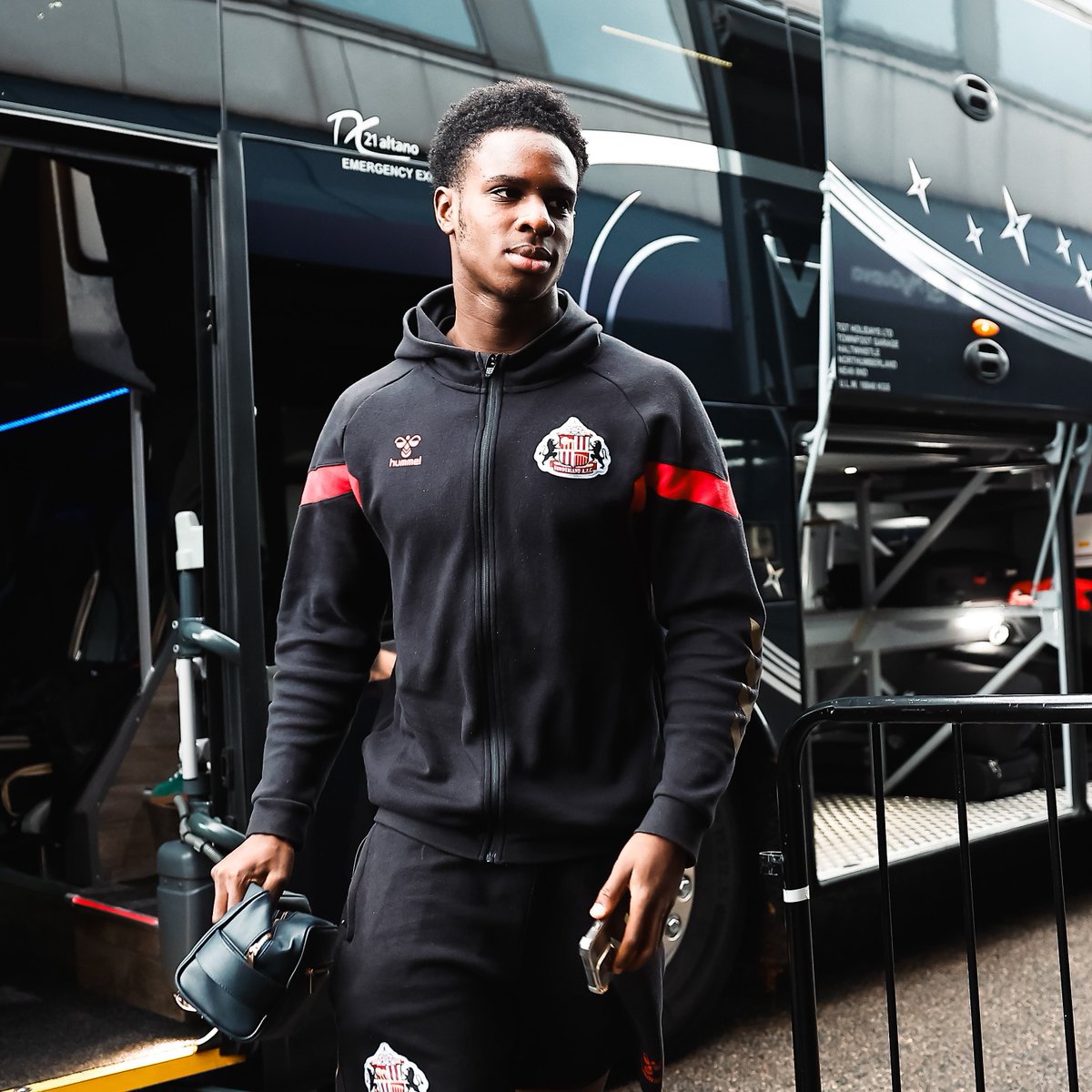 AcademyOfLight's tweet photo. 🌟 Eight AoL graduates in today's matchday squad at Millwall.

Current Under-21 stars; Trey Ogunsuyi, Harrison Jones and Ben Middlemas all make the bench! 🙌 https://t.co/VQFsFd5IlU